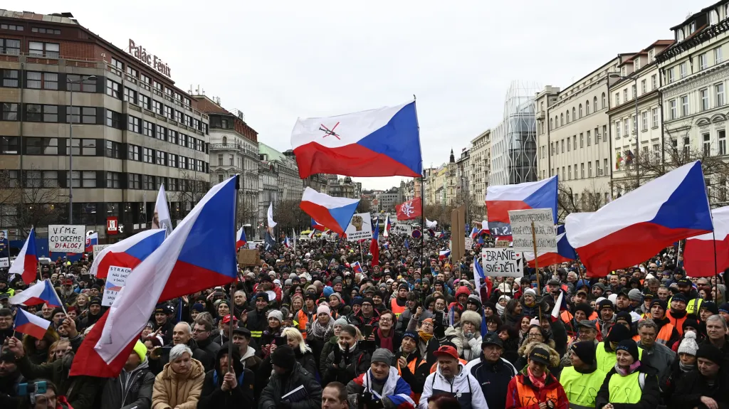 Demonstrace hnutí Chcípl PES na Václavském náměstí proti povinnému očkování