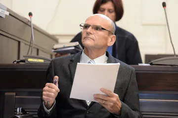 Ústavní soud odmítl stížnost soudce Elischera. Domovní prohlídky byly podle usnesení v pořádku