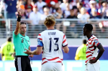 Trump zasáhl do trestu amerického fotbalisty. FIFA podle kritiků vytvořila nebezpečný precedent