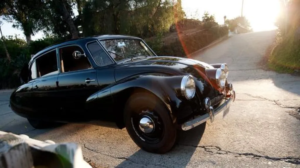 Tatra T 87