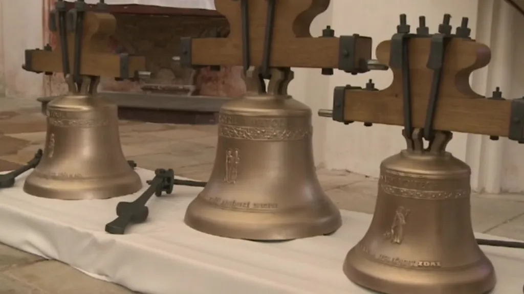 Tři zvony na Zelené hoře zůstávají stát u oltáře