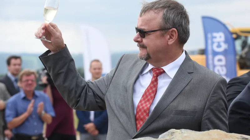 Ministr dopravy Daň Ťok otevírá dostavbu dálnice D1 u Přerova