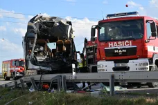 Při nehodě autobusů u Brna se zranilo 76 lidí, řidič zemřel