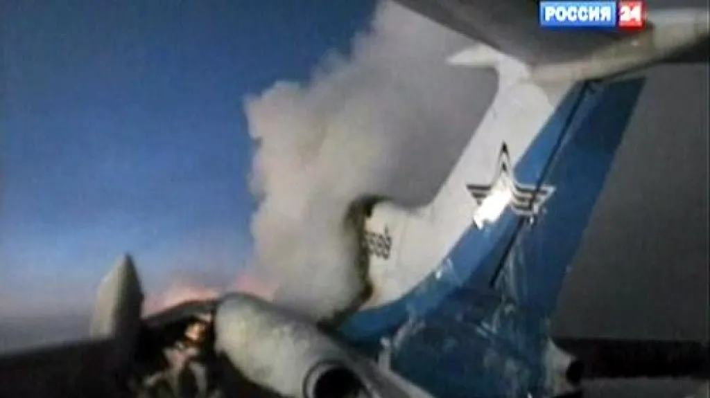 Požár ruského letadla na letišti v Surgutu
