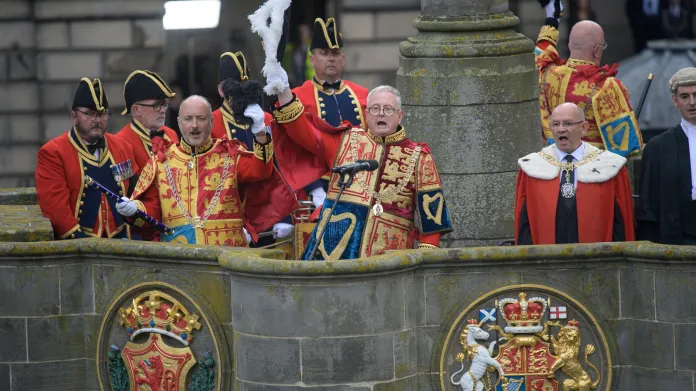 Oficiální prohlášení Karla III. králem ve skotském Edinburghu