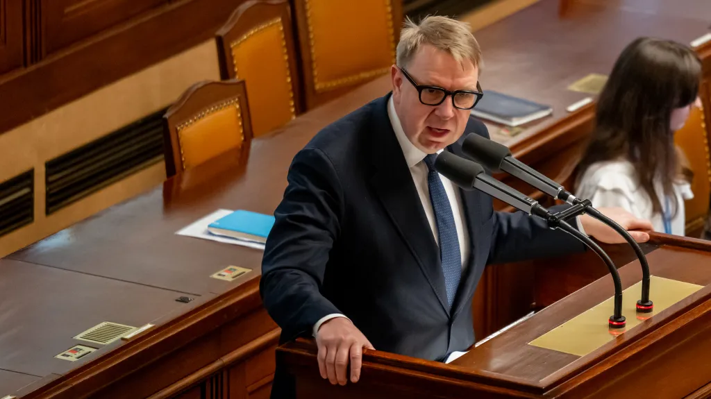 Ministr práce a sociálních věcí Aleš Juchelka (ANO) na mimořádné schůzi sněmovny