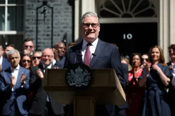 Británie je silnější než před dvěma lety, řekl před demisí Starmer