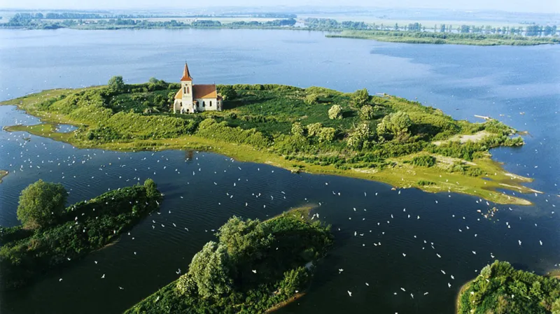 Letecký pohled na kostel svatého Linharta