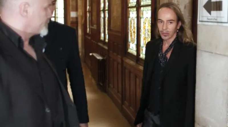 John Galiano míří k pařížskému soudu