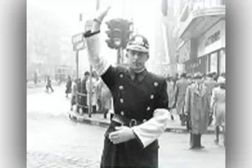 Pražská policie začala řídit dopravu na křižovatkách