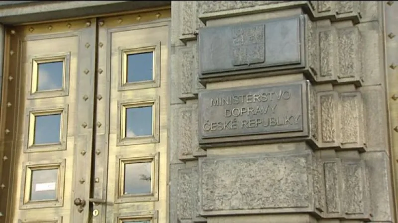 Žák začal s přípravami tendru na mýto