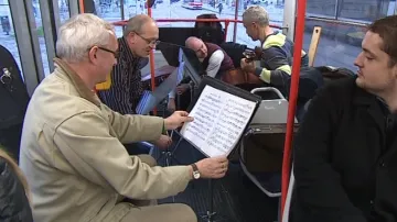 Koncert vážné hudby v brněnské tramvaji