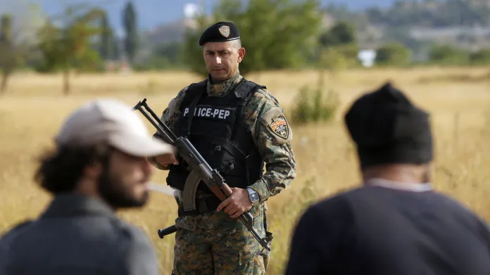 Proud uprchlíků narazil u makedonské policie