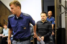 Další trest za metanol. Prodejce ze Žďárska dostal tři roky