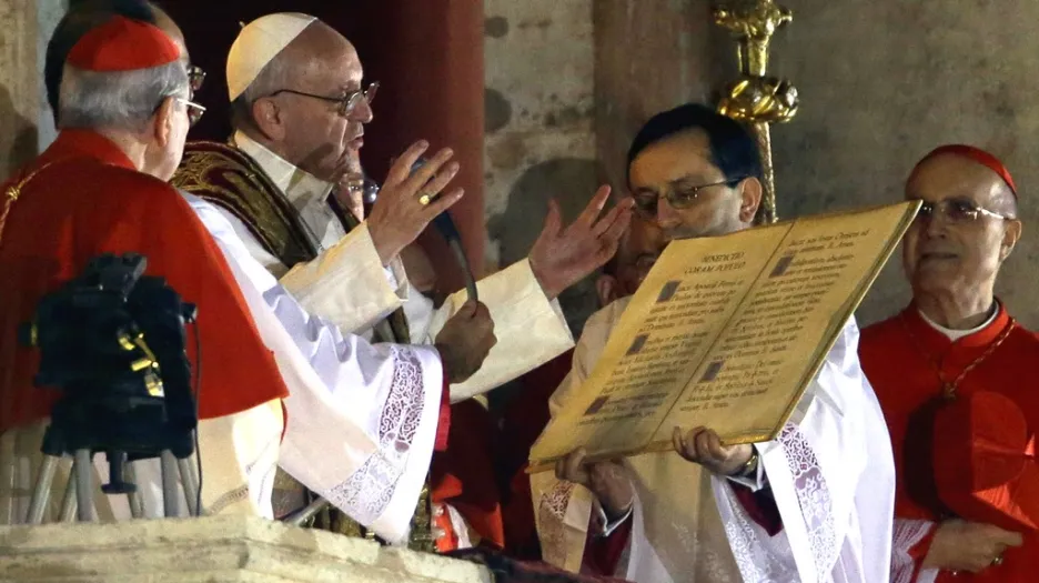 Papežem je kardinál Bergoglio z Argentiny