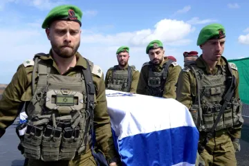 Za neznámé tělo pohrozil Netanjahu Hamásu odplatou. Teroristé pak předali další rakev