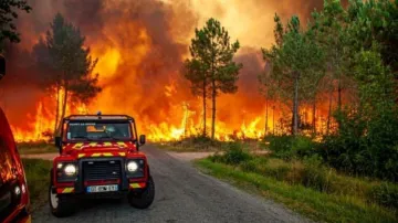 Lesní požár nedaleko francouzského města Landiras