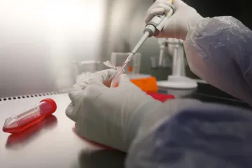 Německo má čtyři pacienty s koronavirem, případy spolu souvisí. Čtvrtého nakaženého hlásí i Francie 