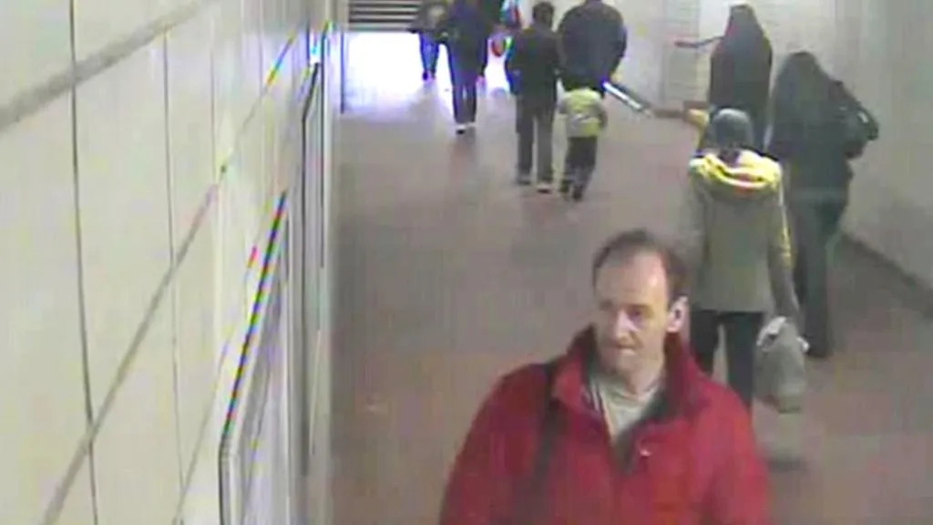 Takto zachytila podezřelého bezpečnostní kamera