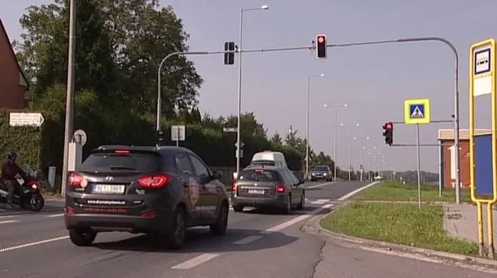Zpomalovací semafory někteří řidiči respektují...