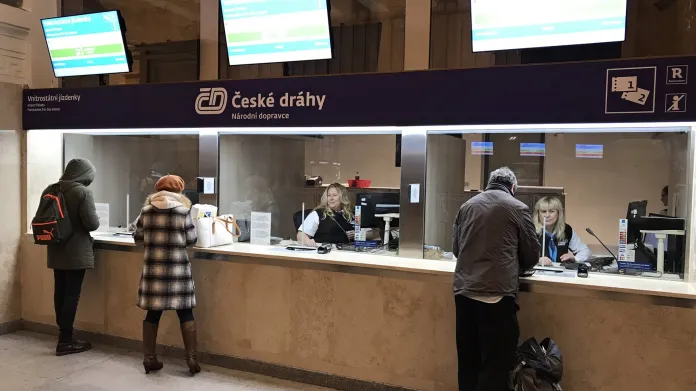 Pokladny Českých drah na hlavním nádraží v Brně