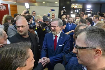 Pověřte jednáním o vládě Fialu, vyzvaly koalice Zemana