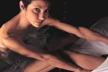 Aline Not Alone - svobodomyslný tanec z nesvobodné země