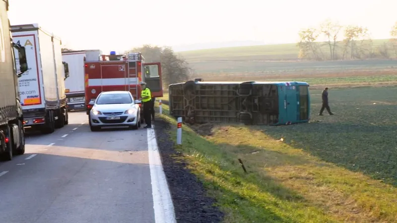 Nehoda omezila provoz na silnici I/36