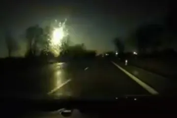 Nad Českem byl v neděli vidět mimořádně jasný bolid. Jeho zkázu se podařilo natočit