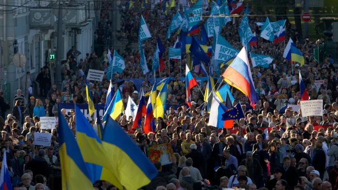Moskevská demonstrace proti ruské účasti v ukrajinském konfliktu
