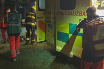 Bouře komplikují dopravu. Dětský tábor zasáhl blesk