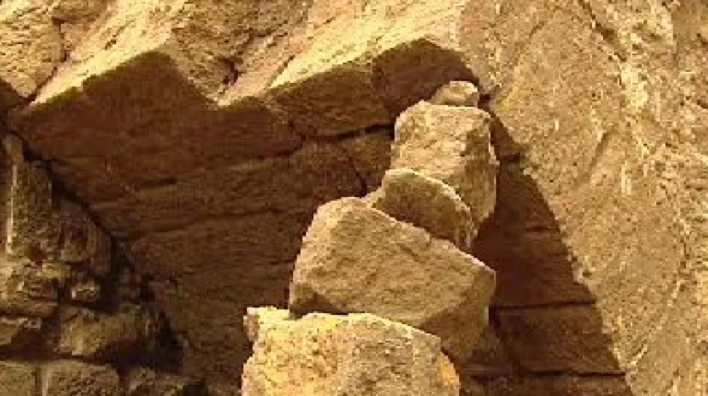 Část torza unikátního mostu