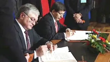 Podpis historické dohody mezi Tureckem a Arménií