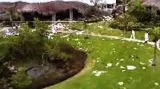 Kráter po výbuchu v hotelu Grand Riviera Princess