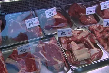 Hamižný řezník z Rychnovska okrádal farmáře