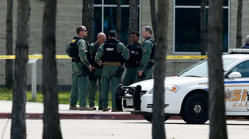 V Lone Star College pobodal útočník několik lidí