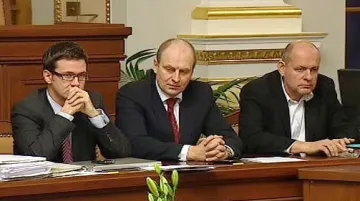 Ministři Liška, Gandalovič a Jehlička