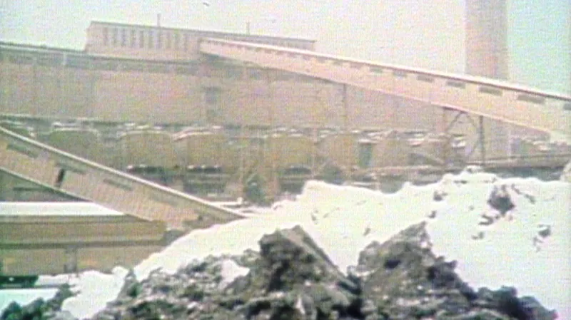 Uhlí zamrzlo u elektráren i v dolech