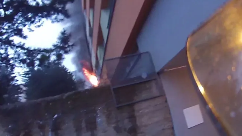 Požár panelového domu