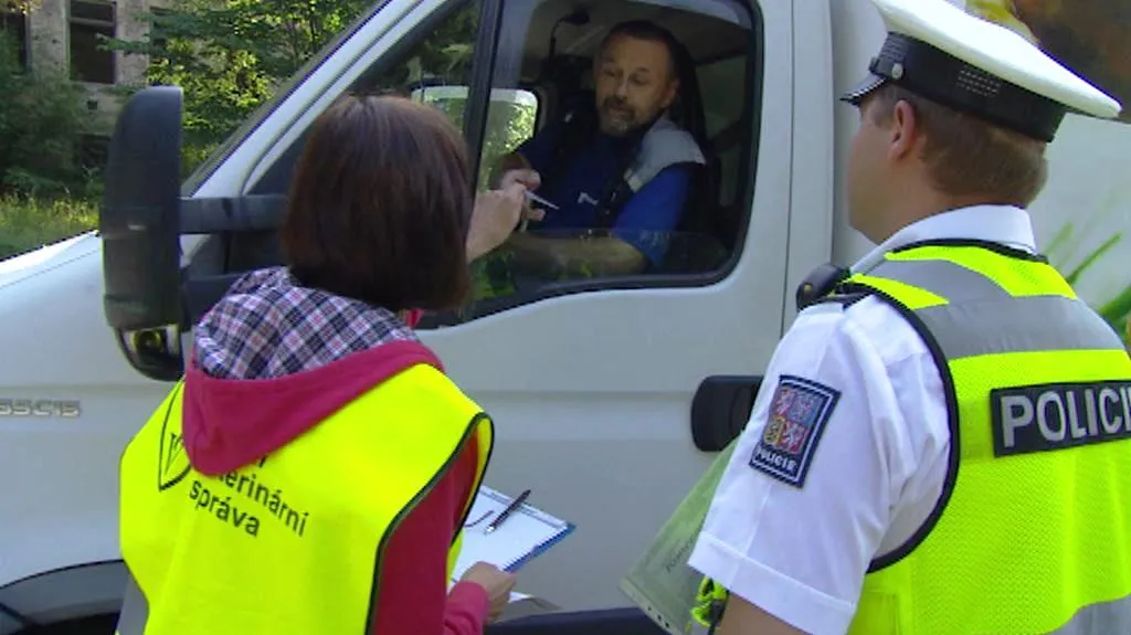 První společné kontroly policie a veteriny