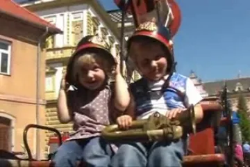 Městská policie a hasiči v Přelouči slavili