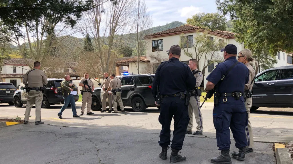 Policisté blízko domova pro válečné veterány v Yountville