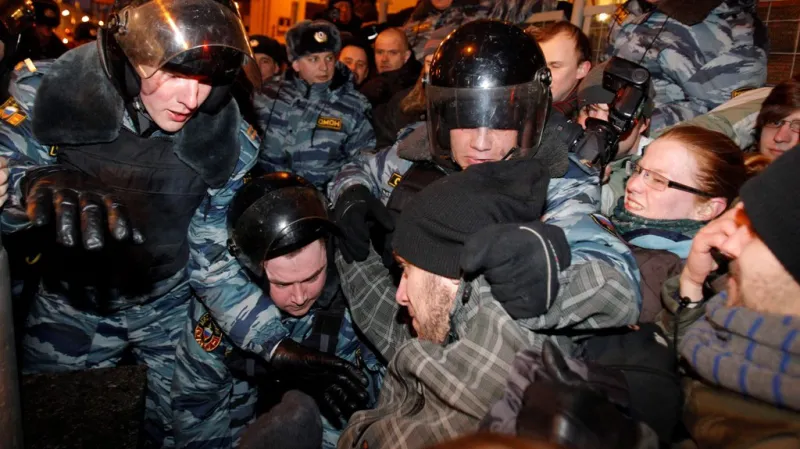 Ruská policie zasahuje proti opozičním demonstrantům
