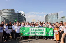 Unijní parlament těsně podpořil zákon o obnově přírody