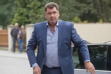 Byl jsem ubezpečen, že Nejedlý nebude v Rusku řešit otázky spadající pod vládu, uvedl Petříček