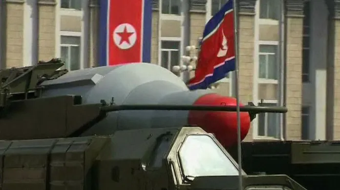 Přehlídka severokorejského zbrojení