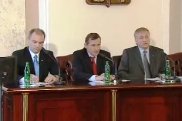 Neshody ve vládě kvůli nezávislosti Kosova pokračují