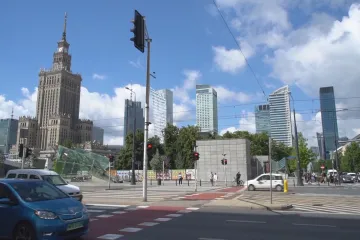 Do Polska proudí tisíce migrantů za prací, vláda to podporuje navzdory protiimigrační rétorice