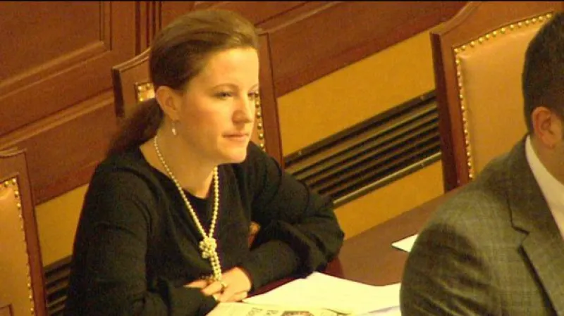 Peake už jmenovala část vedení úřadu