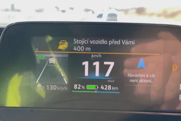 Upozorní na kolonu i blížící se hasiče. Řidičům bude „napovídat“ nový systém